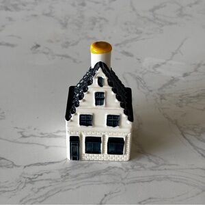 KLM #73 Blue Delft House by BOLS